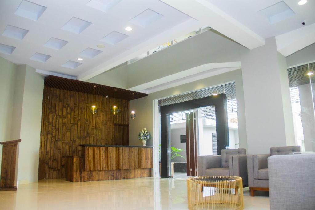 Hotel Grand Kutilang Syariah Bandar Lampung Bagian luar foto